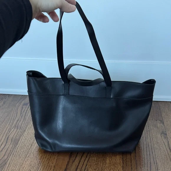 Madewell Sleek Black Leather Large Tote Bag - Picture 2 of 9